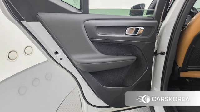 Volvo XC40 id 4864910 из Кореи 17