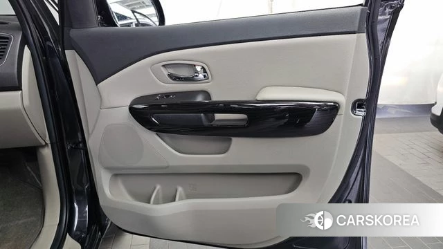 Kia The New Carnival id 4430236 из Кореи 17