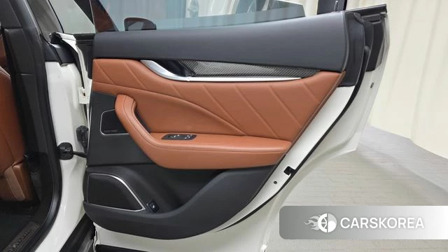 Maserati Levante id 4688608 из Кореи 17
