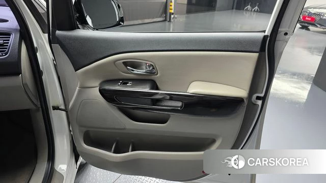 Kia The New Carnival id 4873301 из Кореи 17