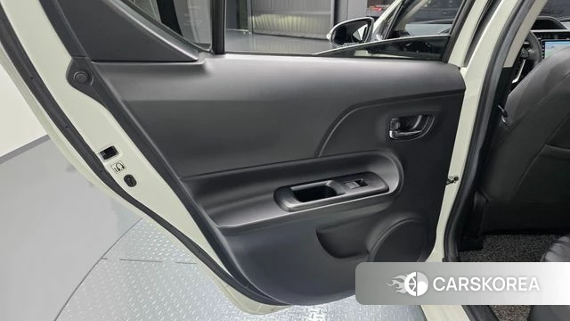 Toyota Prius C id 4482764 из Кореи 17