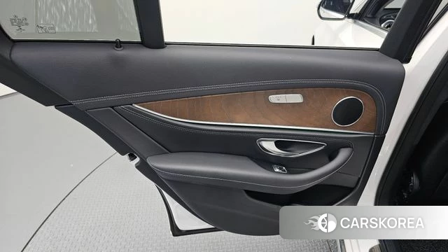 Mercedes-Benz E-Class W213 id 4609959 из Кореи 17