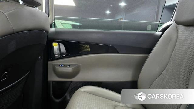 Kia The New Carnival 4th Generation id 4706308 из Кореи 17