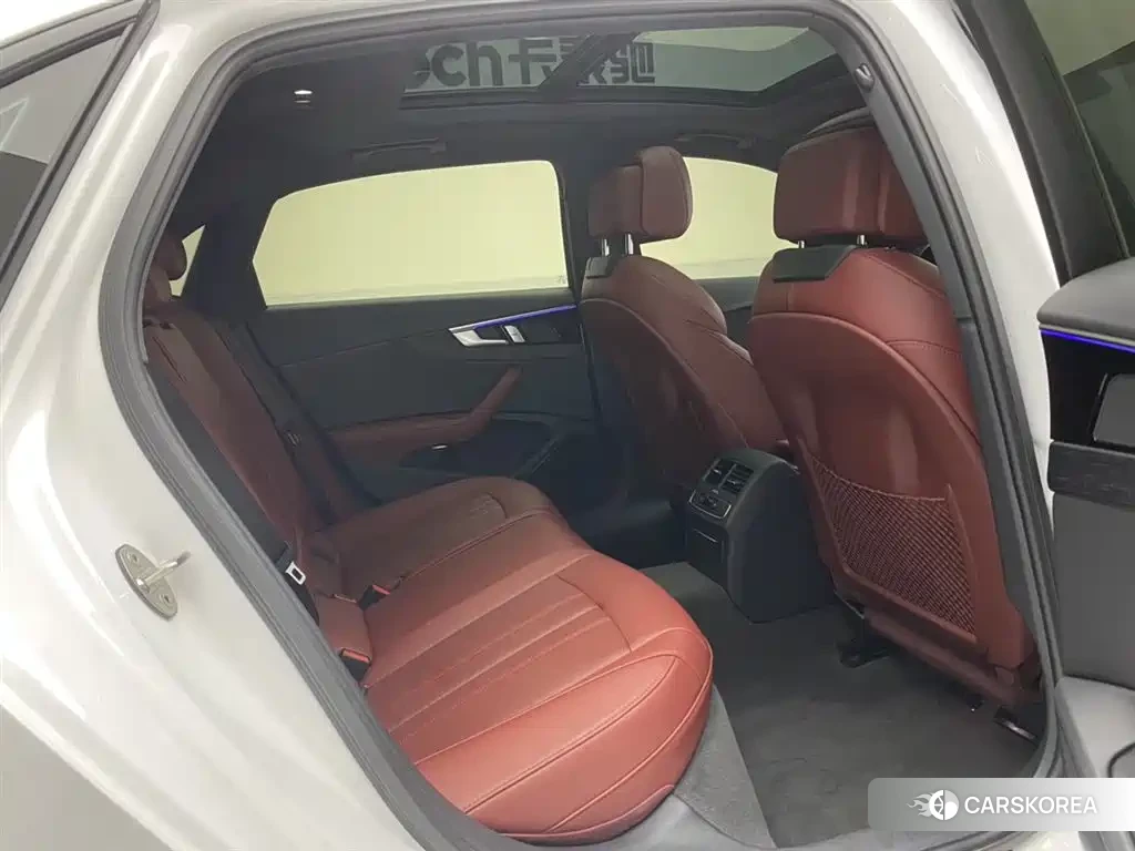 Audi A4L id 4576393 из Китая 17