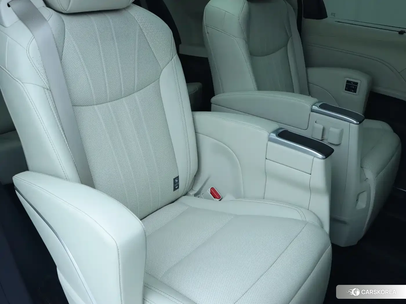 Toyota Granvia id 4600541 из Китая 17