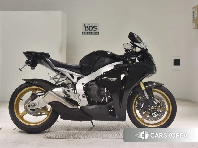 Проданный Honda CBR1000RR 2011 из Японии
