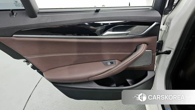 BMW 5 Series (G30) id 4186632 из Кореи 17