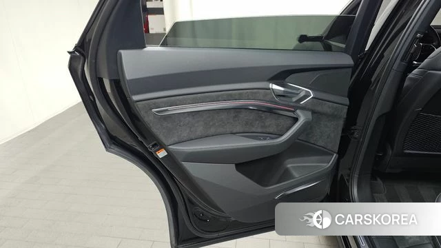 Audi e-Tron id 4542660 из Кореи 17