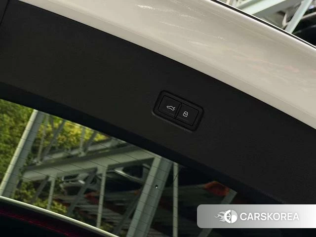 Audi Q5L Sportback id 4213848 из Китая 17