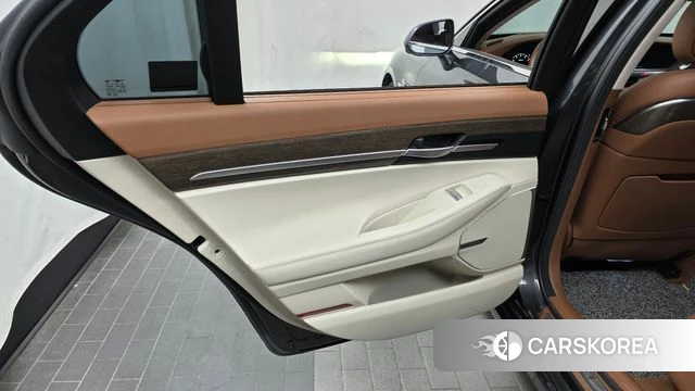 Genesis G90 id 4524979 из Кореи 17