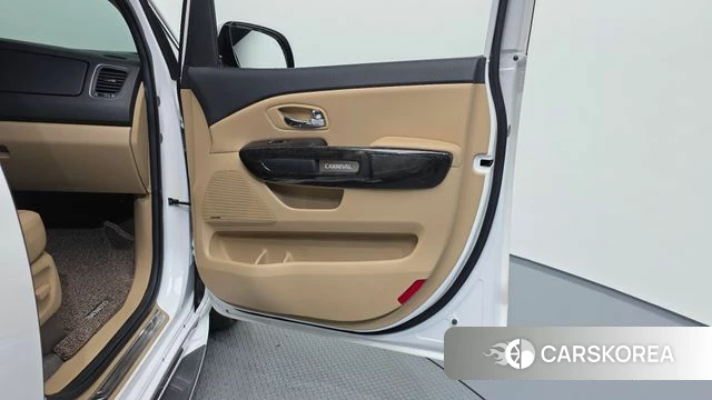 Kia The New Carnival id 4873221 из Кореи 17