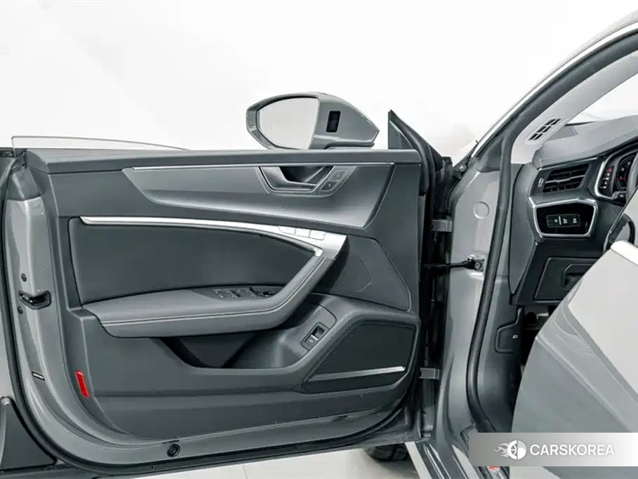 Audi A7L id 4669396 из Китая 17