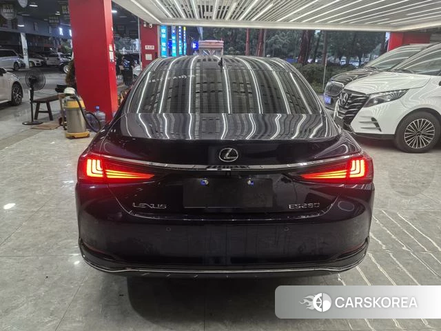Lexus ES id 4300097 из Китая 17