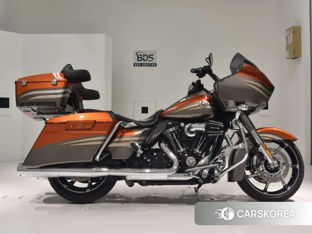 Проданный Harley-Davidson Road Glide FLTRXSE1800 CVO 2013 из Японии