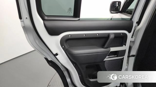 Land Rover Defender (L663) id 4603559 из Кореи 17