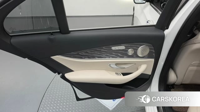 Mercedes-Benz E-Class W213 id 4650911 из Кореи 17