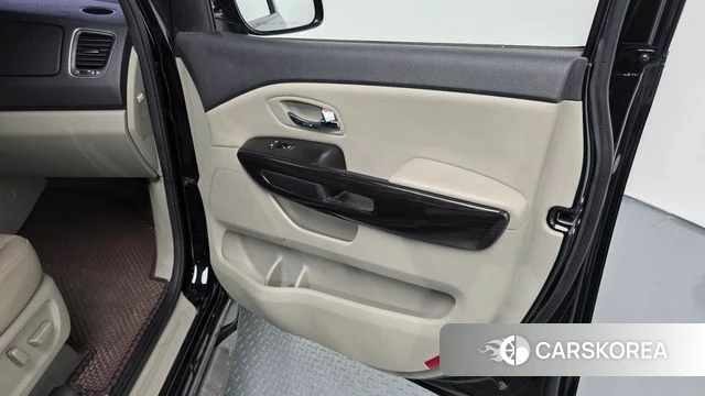 Kia The New Carnival id 4713228 из Кореи 17