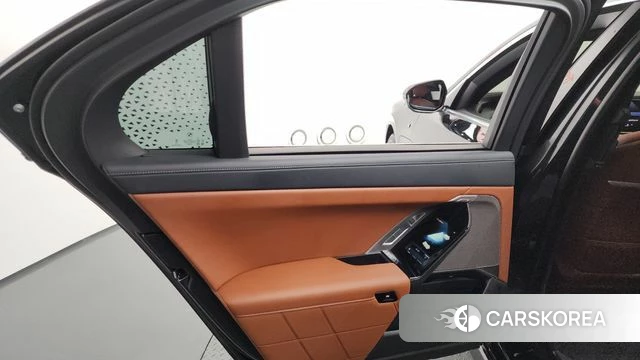 BMW 7 Series (G70) id 4602196 из Кореи 17