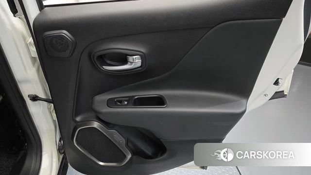 Jeep Renegade id 4430296 из Кореи 17