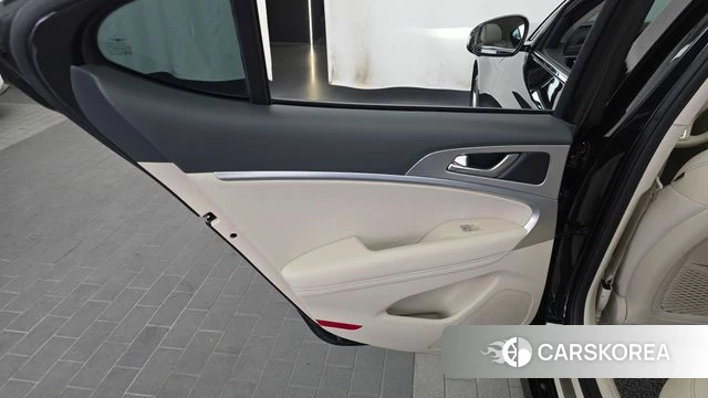 Genesis The New G70 id 4848106 из Кореи 17