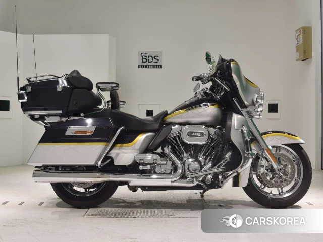 Проданный Harley-Davidson Electra Glide FLHTCUSE1800 CVO 2012 из Японии