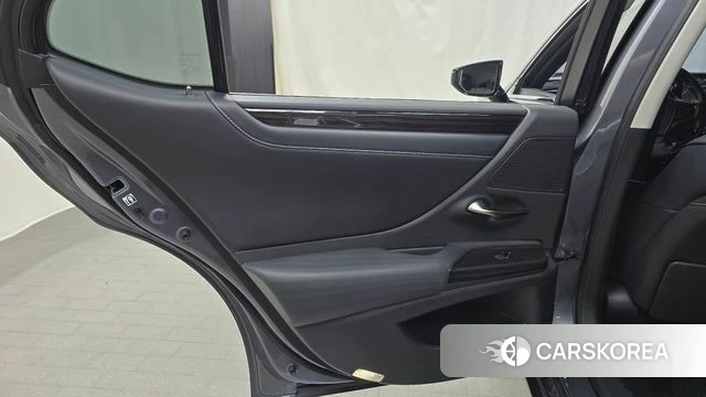 Lexus ES300h 7th generation id 4693598 из Кореи 17