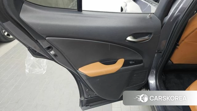 Lexus UX250h id 4760034 из Кореи 17