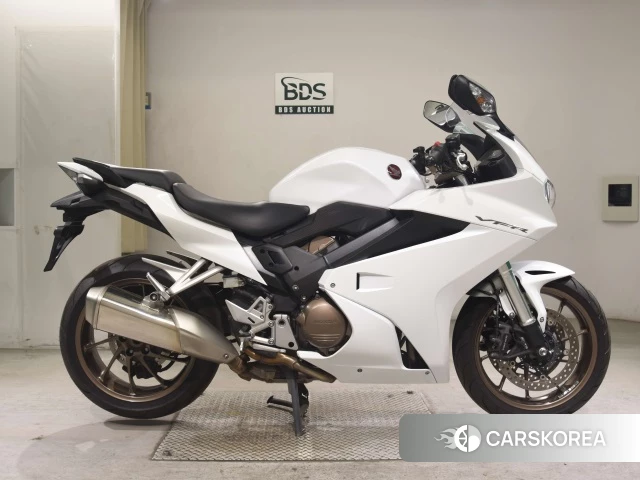 Проданный Honda VFR800F id 4184754 из Японии, фото 17