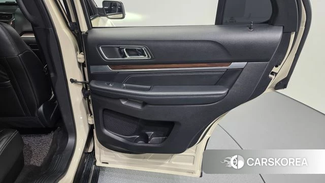 Ford Explorer id 4251238 из Кореи 17