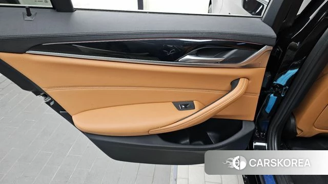 BMW 5 Series (G30) id 4325166 из Кореи 17