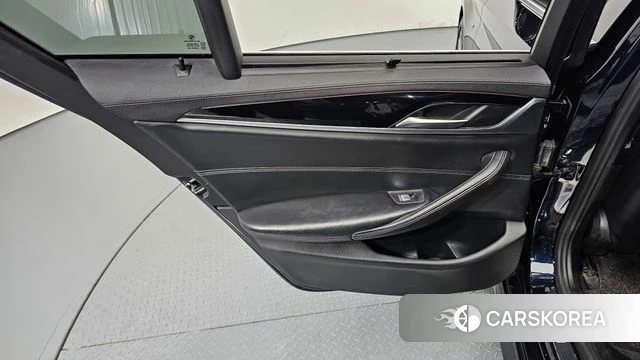 BMW 5 Series (G30) id 4447127 из Кореи 17