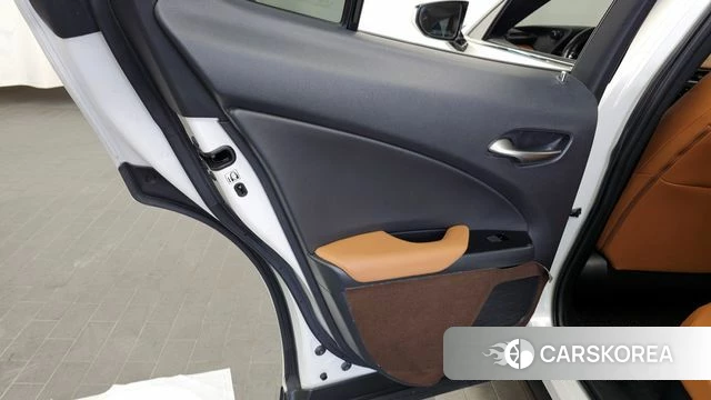 Lexus UX250h id 4667445 из Кореи 17