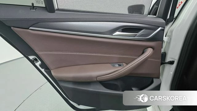 BMW 5 Series (G30) id 4636007 из Кореи 17