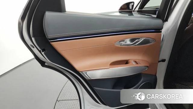 Genesis GV70 id 4630191 из Кореи 17