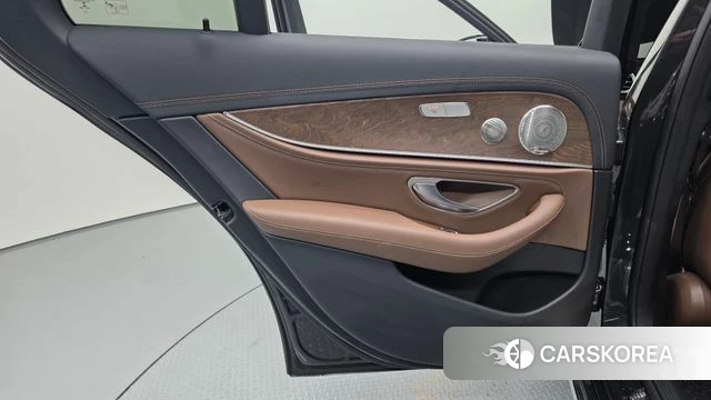 Mercedes-Benz E-Class W213 id 4480836 из Кореи 17