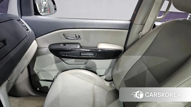 Kia The New Carnival id 4251392 из Кореи 17