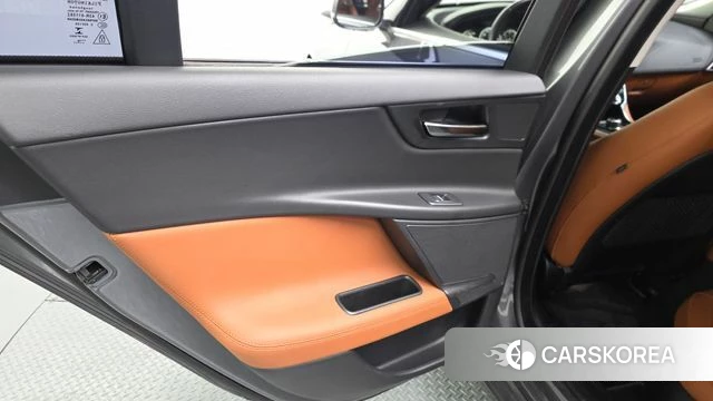 Jaguar XE id 4410792 из Кореи 17