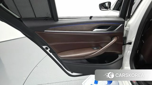 BMW 5 Series (G30) id 4581516 из Кореи 17
