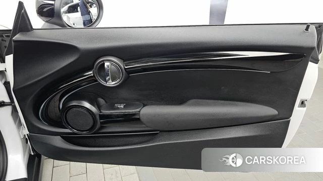 Mini Cooper Convertible id 4640272 из Кореи 17