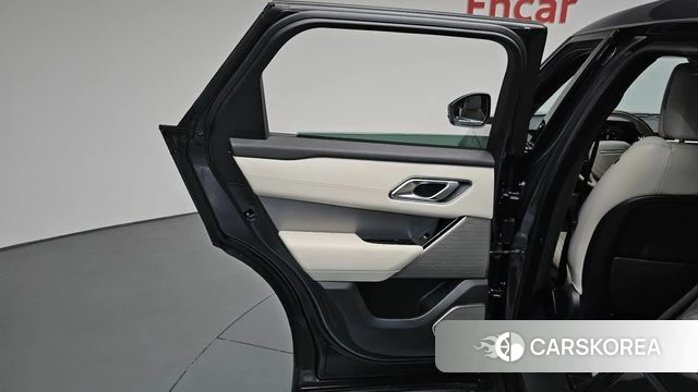 Land Rover Range Rover Velar id 4865462 из Кореи 17