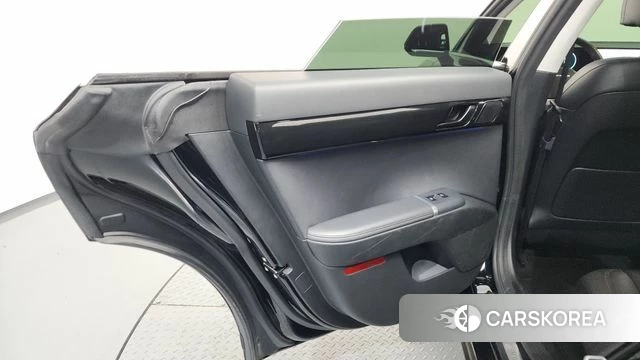 Hyundai Grandeur (GN7) id 4201726 из Кореи 17