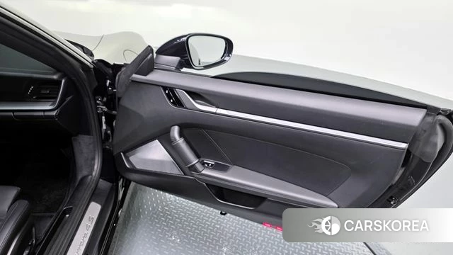 Porsche 911(992) id 4268509 из Кореи 17