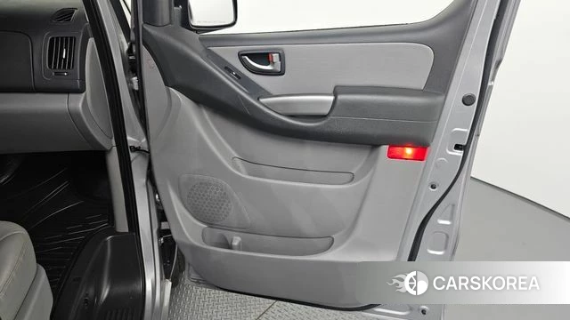 Hyundai The New Grand Starex id 4764420 из Кореи 17