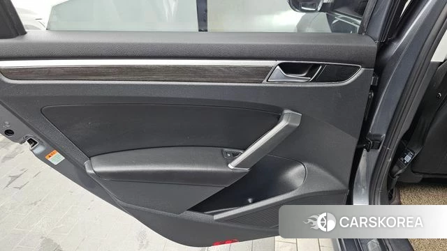 Volkswagen The New Passat id 4574392 из Кореи 17