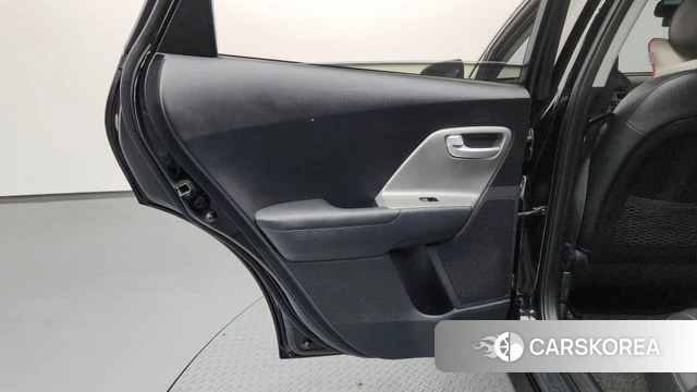Kia Niro id 4295015 из Кореи 17