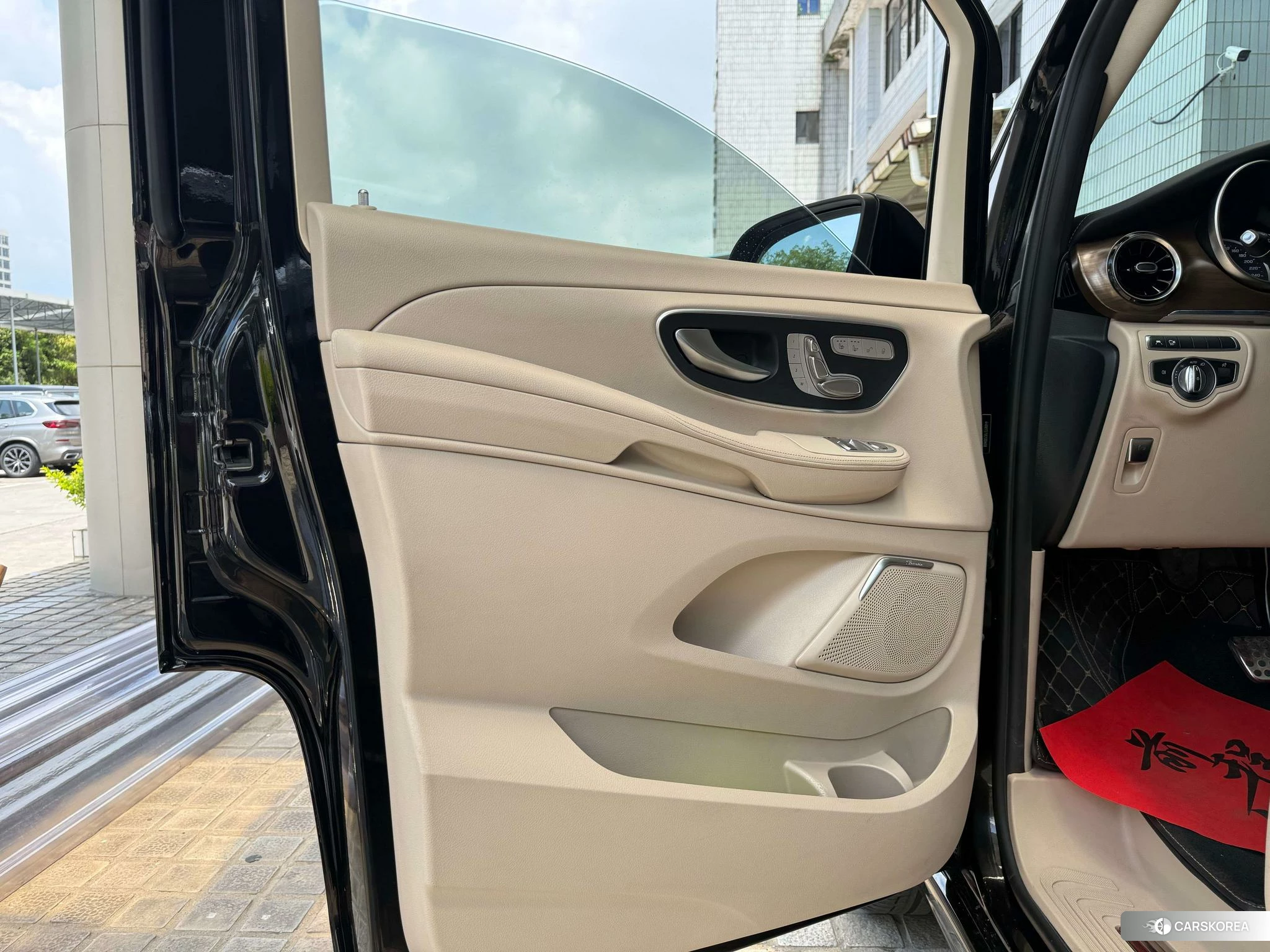 Mercedes-Benz V-class id 4479357 из Китая 17