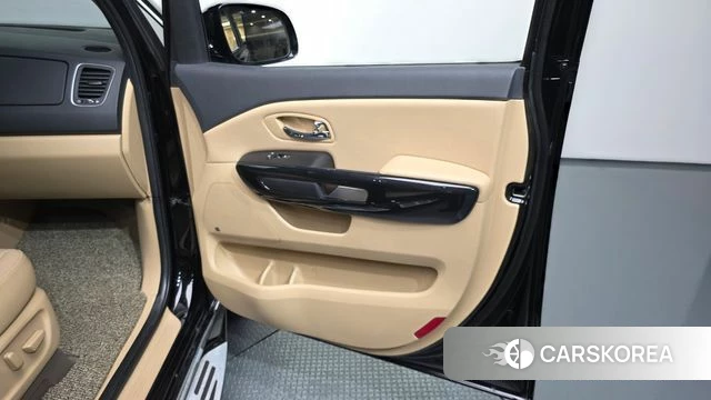 Kia All New Carnival id 4536825 из Кореи 17