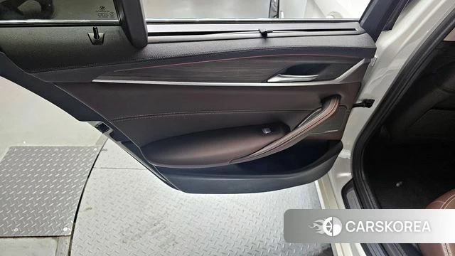 BMW 5 Series (G30) id 4194671 из Кореи 17