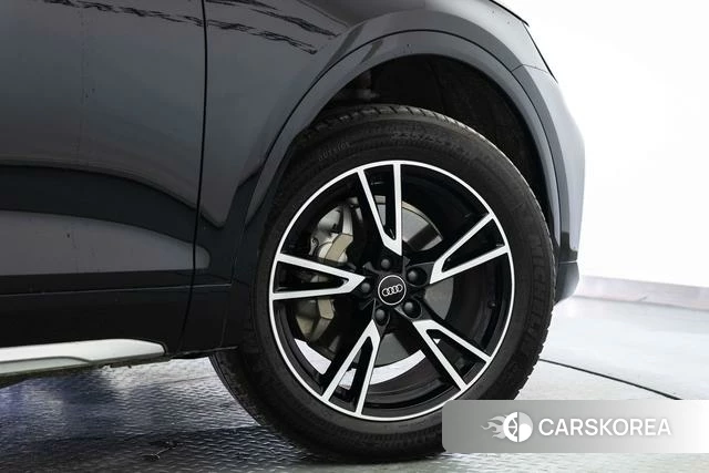 Audi Q5L id 4262217 из Китая 17