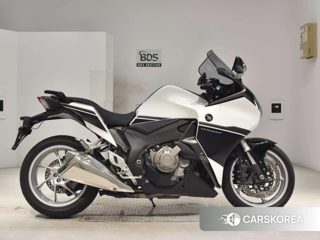 Проданный Honda VFR1200F DCT 2011 из Японии